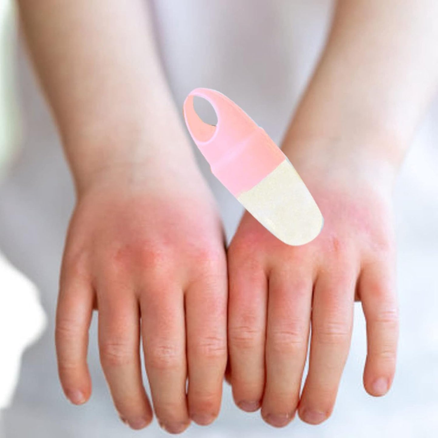 V Shaped Design DIY Making Calming Removing Puffiness Silicone Face Ice Mold Beauty Care (Pink)